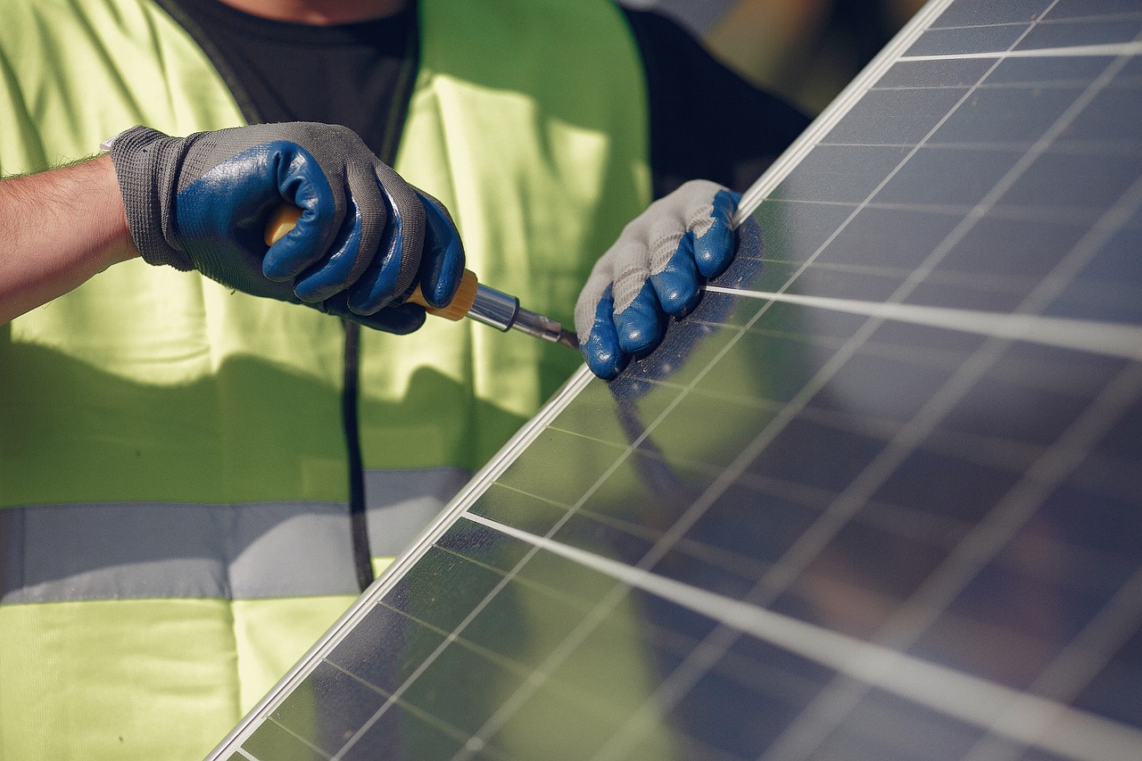 Společnost RETELA, specialista na sběr a recyklaci fotovoltaických panelů, splnila všechny zákonné povinnosti výrobců včetně dílčích sběrových kvót