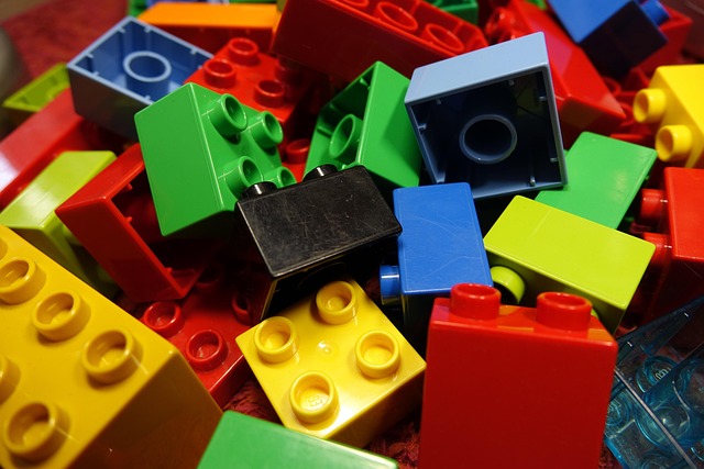 Světoví výrobci hraček snižují podíl plastů u výrobků i obalů